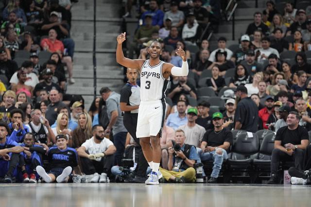 格林26+11火箭力克骑士5连胜 鹈鹕大胜开拓者